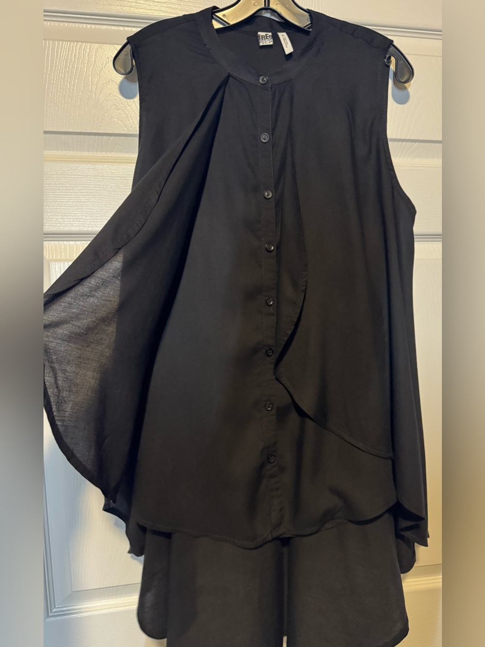Free Press Black Top w/Layer & Flare. Great for over leggings and skinny jeans.